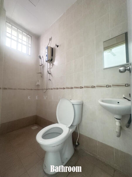 Kampar 3 Storey Terrace For Sale at Westlake Kampar untuk Untuk Dijual - RM 460,000, Apr 2026 - Bathroom - PropertyGuru.com.my