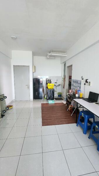 Apartment for Sale at The Residence 1 @ Tiara South - Bee Suan - Kitchen - PropertyGuru.com.my