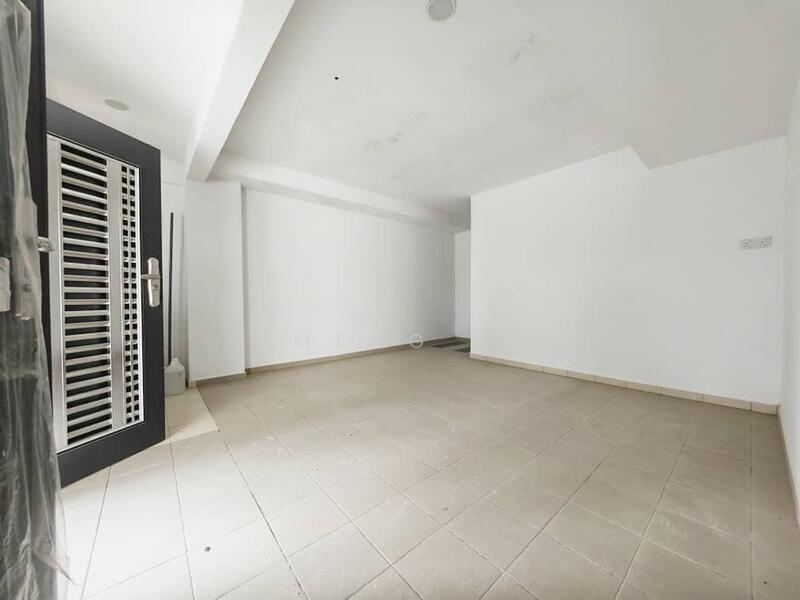 2.5-storey Terraced House for Sale in Johor Bahru (Johor) - Meng . - Entrance - PropertyGuru.com.my