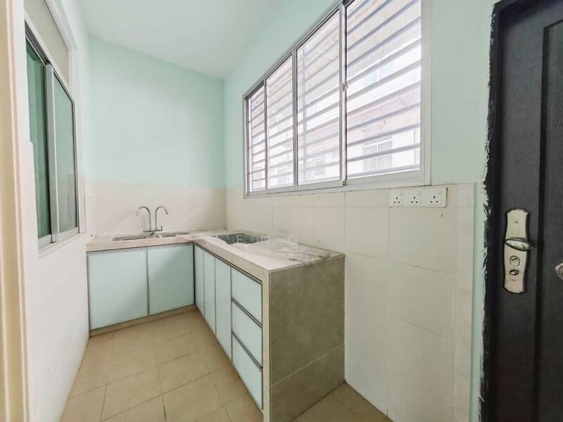 2.5-storey Terraced House for Sale in Johor Bahru (Johor) - Meng . - Kitchen - PropertyGuru.com.my