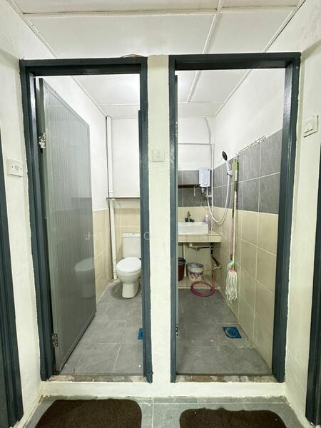 Kenyalang park Kuching Sarawak Malaysia for rent untuk Untuk Disewa - RM 1,600 /bulan, Feb 2026 - Bathroom - PropertyGuru.com.my