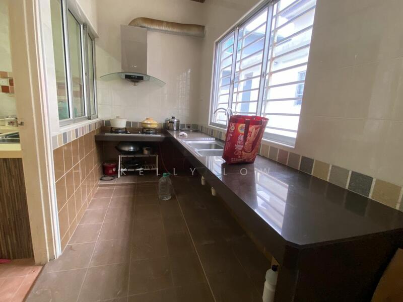 Puteri 12 untuk Untuk Dijual - RM 990,000, Mac 2026 - Kitchen - PropertyGuru.com.my