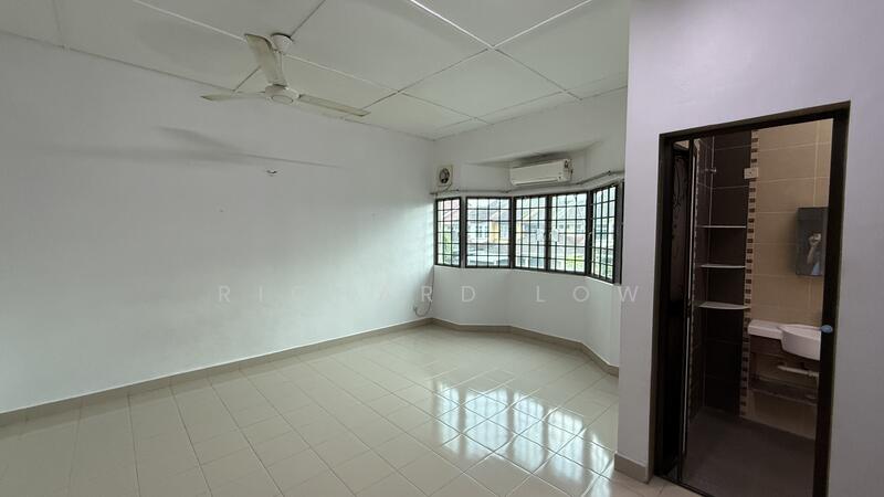 2-storey Terraced House for Sale in Shah Alam (Selangor) - Richard Low - PropertyGuru.com.my