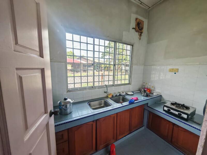 Kampung Sungai Bakau untuk Untuk Dijual - RM 420,000, Mac 2026 - Kitchen - PropertyGuru.com.my