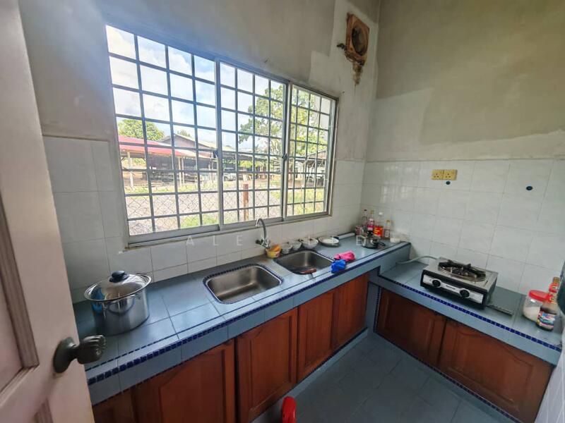 Kampung Sungai Bakau untuk Untuk Dijual - RM 420,000, Mac 2026 - Kitchen - PropertyGuru.com.my