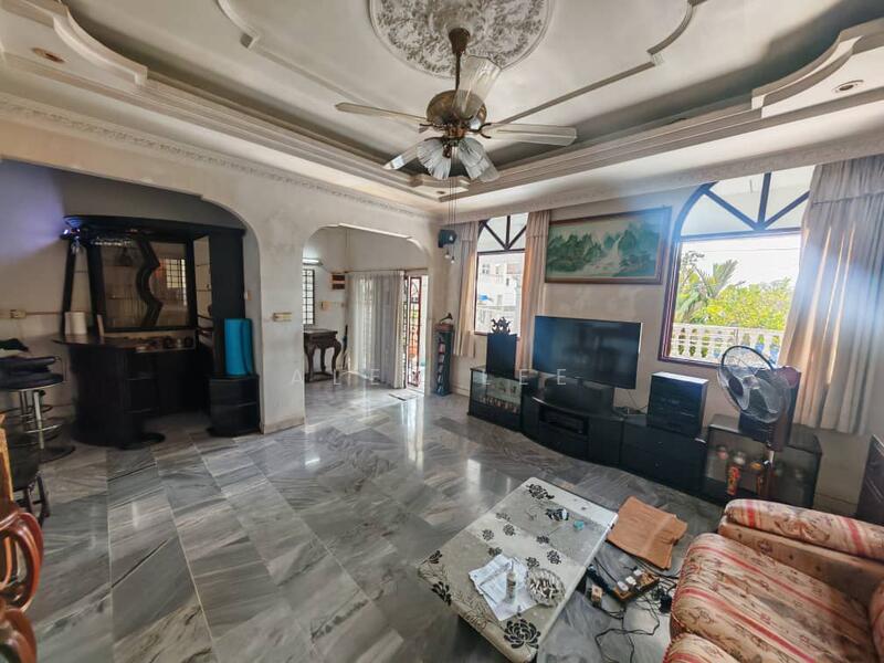 Kampung Sungai Bakau untuk Untuk Dijual - RM 420,000, Mac 2026 - Living Room - PropertyGuru.com.my