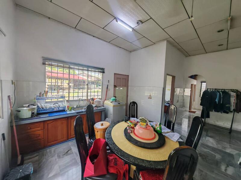 Kampung Sungai Bakau untuk Untuk Dijual - RM 420,000, Mac 2026 - Kitchen - PropertyGuru.com.my