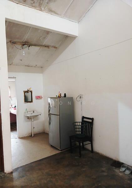 1-storey Terraced House for Sale in Seri Kembangan (Selangor) - Tavon RG - Kitchen - PropertyGuru.com.my
