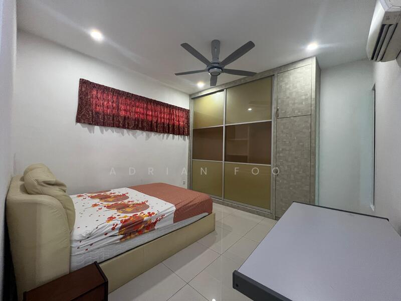 3 Storey Terrance At White Lily Gelugor Nicely Renovated untuk Untuk Disewa - RM 2,800 /bulan, Feb 2026 - Bedroom - PropertyGuru.com.my