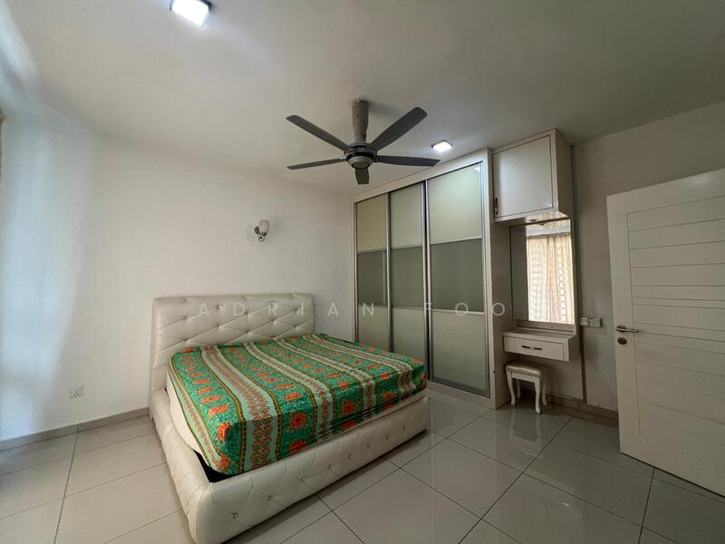 3 Storey Terrance At White Lily Gelugor Nicely Renovated untuk Untuk Disewa - RM 2,800 /bulan, Feb 2026 - Bedroom - PropertyGuru.com.my