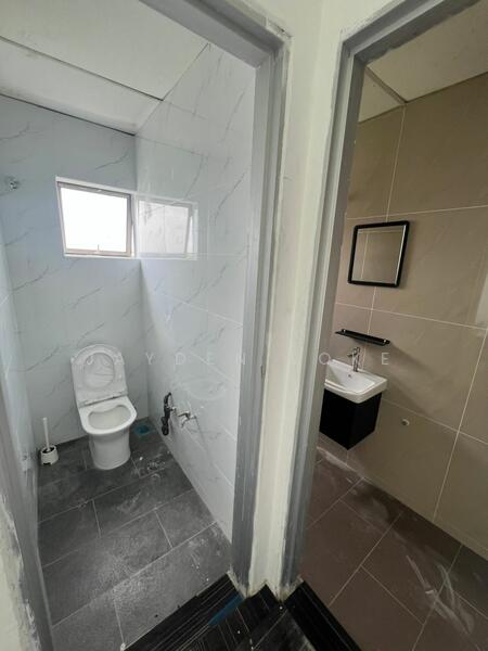 For Rent - Megamas Business Centre