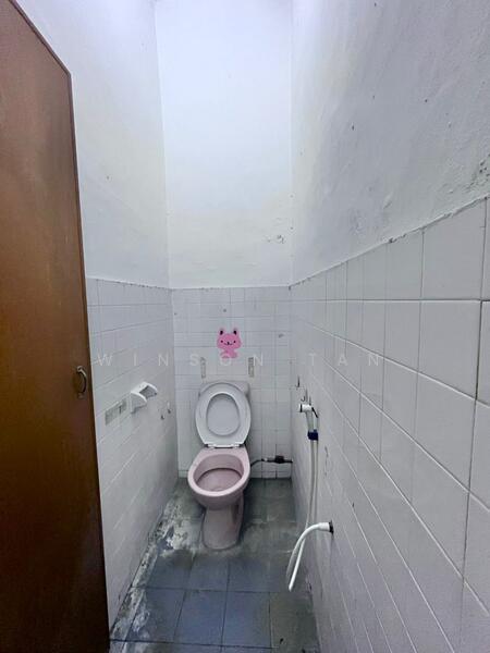 1-storey Terraced House for Sale in Taman Johor Jaya (Johor Bahru) - Winson Tan - Bathroom - PropertyGuru.com.my