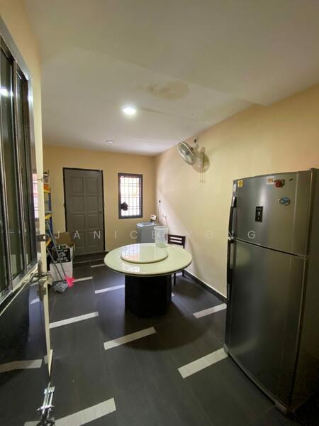 Taman Puteri Wangsa Ulu Tiram untuk Untuk Disewa - RM 2,300 /bulan, Feb 2026 - Kitchen - PropertyGuru.com.my