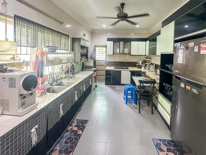 Seksyen 23, Shah Alam untuk Untuk Dijual - RM 1,250,000, Mac 2026 - Kitchen - PropertyGuru.com.my