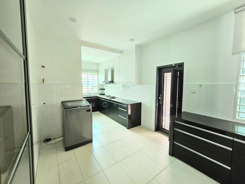 Rumah Berkembar untuk Dijual di Saujana Villa (Kajang) - Francis Thee - Kitchen - PropertyGuru.com.my