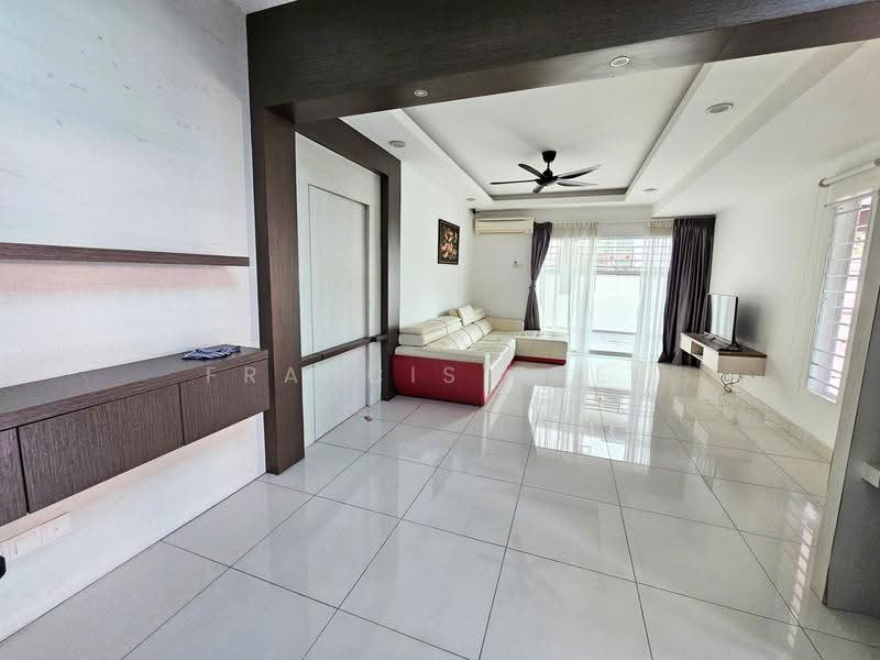 Rumah Berkembar untuk Dijual di Saujana Villa (Kajang) - Francis Thee - Living Room - PropertyGuru.com.my