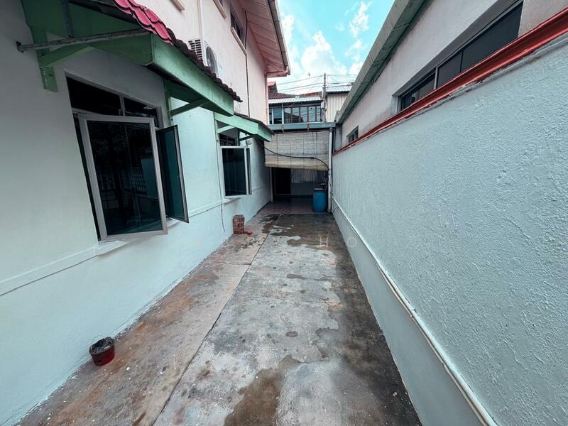 2-storey Terraced House for Rent in Taman Cheng Perdana 1 (Cheng) - Abby Ho - Exterior - PropertyGuru.com.my