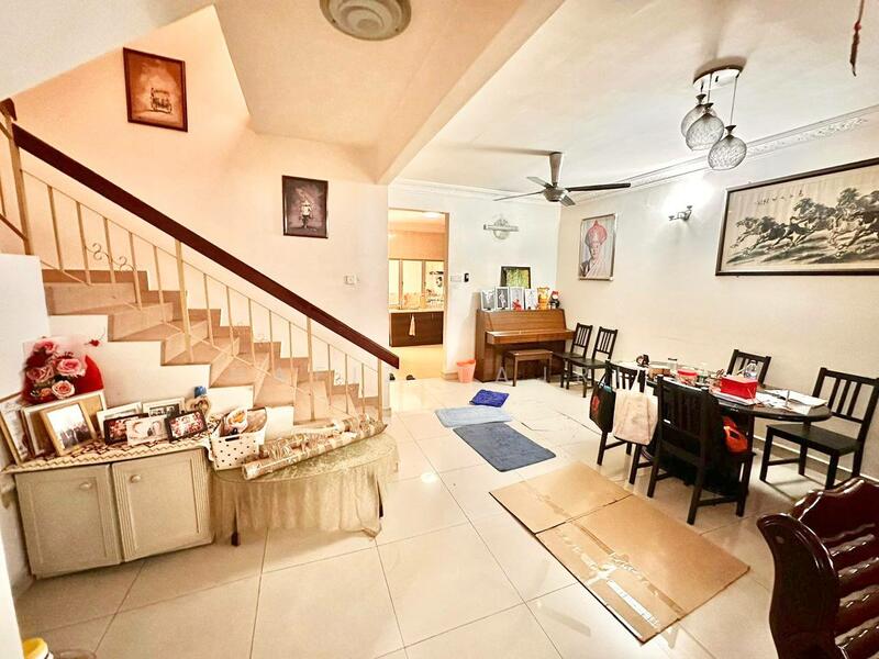 2-storey Terraced House for Sale in Puchong Utama (Seksyen 6) (Puchong) - Hafiz Tajri - Living Room - PropertyGuru.com.my