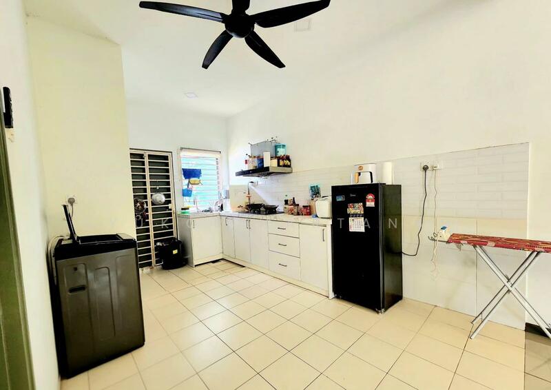 2-storey Terraced House for Sale in Sungai Buloh (Selangor) - Syukor Hartanah - Kitchen - PropertyGuru.com.my
