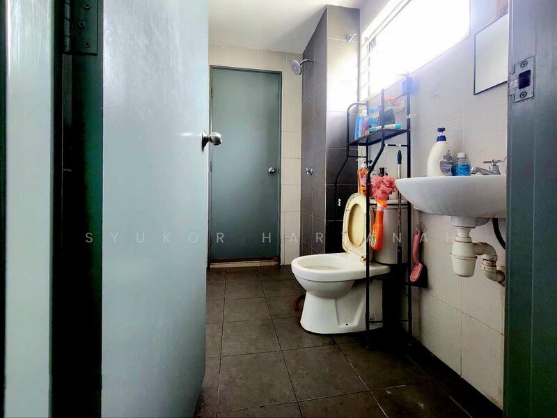 2-storey Terraced House for Sale in Sungai Buloh (Selangor) - Syukor Hartanah - Bathroom - PropertyGuru.com.my