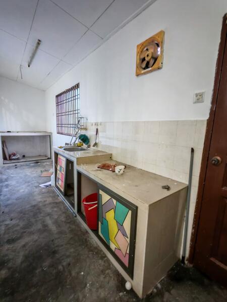1-storey Terraced House for Sale in Taman Puteri Wangsa (Ulu Tiram) - Vincy Sia - Kitchen - PropertyGuru.com.my