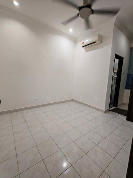 1-storey Terraced House for Sale in Taman Puteri Wangsa (Ulu Tiram) - Vincy Sia - Interior - PropertyGuru.com.my