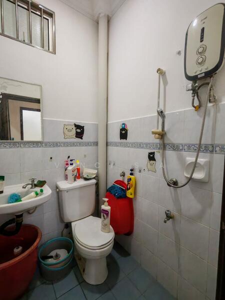 1-storey Terraced House for Sale in Taman Puteri Wangsa (Ulu Tiram) - Vincy Sia - Bathroom - PropertyGuru.com.my