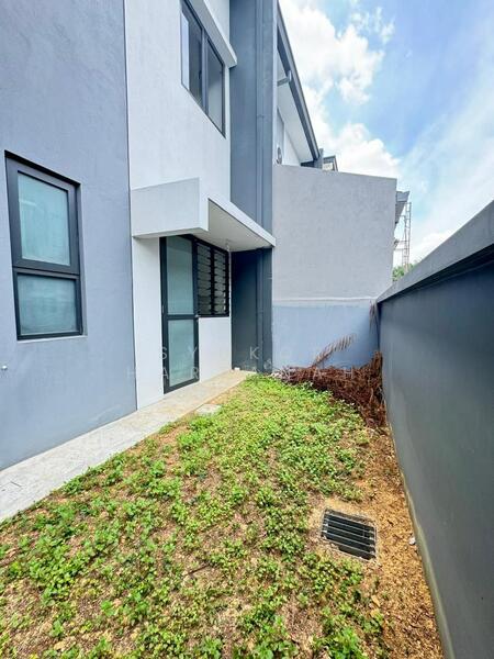 2-storey Terraced House for Sale in Sungai Buloh (Selangor) - Syukor Hartanah - Exterior - PropertyGuru.com.my
