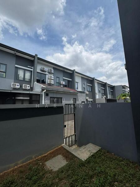 2-storey Terraced House for Sale in Sungai Buloh (Selangor) - Syukor Hartanah - Exterior - PropertyGuru.com.my