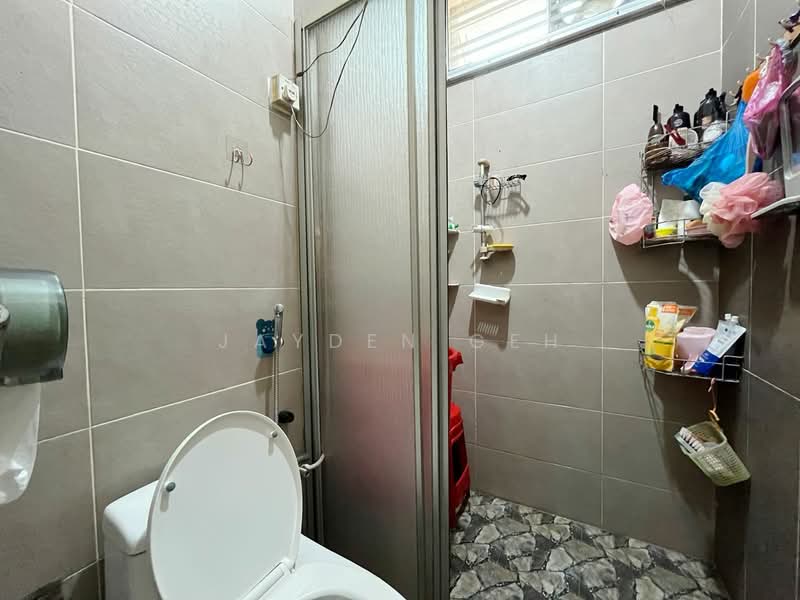 Bungalow for Sale in Simpang Empat (Kedah) - Jayden Geh - Bathroom - PropertyGuru.com.my