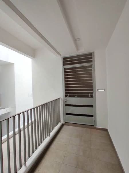 Condominium for Rent at Lakeville Residence - Ming Ju Li - Corridor - PropertyGuru.com.my