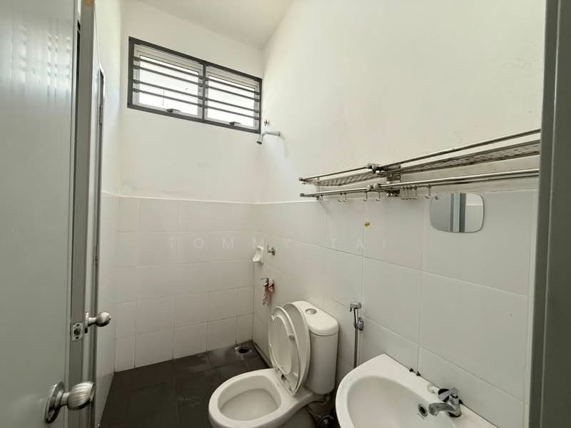 2-storey Terraced House for Rent in Mutiara Rini (Skudai) - Tommy Tai - Bathroom - PropertyGuru.com.my