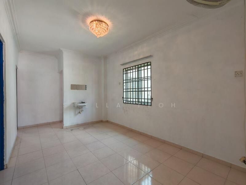 Taman Pengkalan Barat untuk Untuk Dijual - RM 330,000, Feb 2026 - Interior - PropertyGuru.com.my