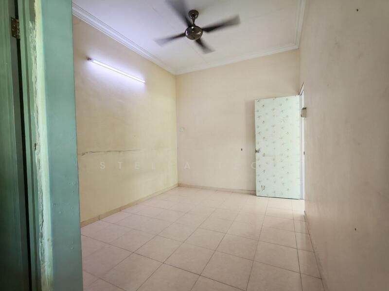Taman Pengkalan Barat untuk Untuk Dijual - RM 330,000, Feb 2026 - Interior - PropertyGuru.com.my