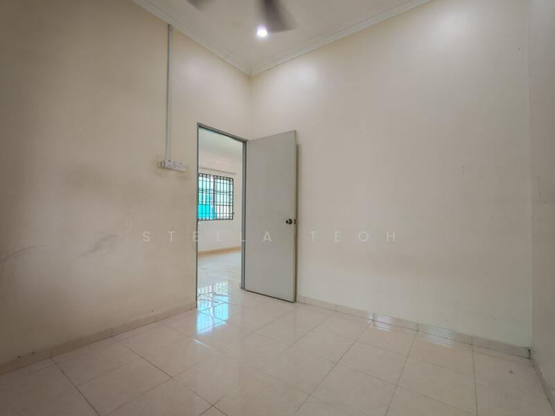 Taman Pengkalan Barat untuk Untuk Dijual - RM 330,000, Feb 2026 - Interior - PropertyGuru.com.my