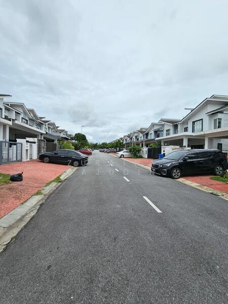 Semi-Detached House for Sale in Shah Alam (Selangor) - Zuraina Rajudin - Exterior - PropertyGuru.com.my