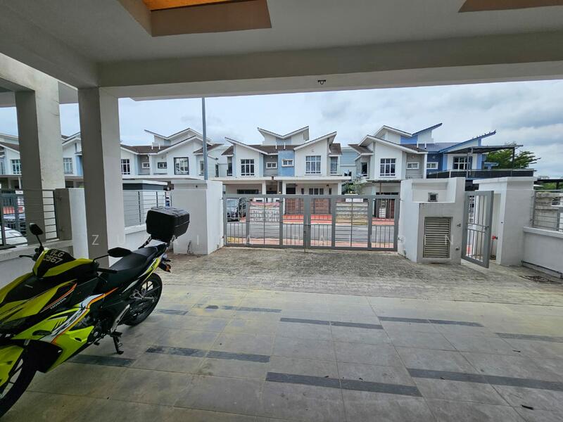 Semi-Detached House for Sale in Shah Alam (Selangor) - Zuraina Rajudin - Exterior - PropertyGuru.com.my
