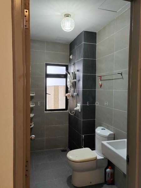 Service Residence for Sale at HYVE - Peter Yeoh - Bathroom - PropertyGuru.com.my
