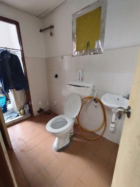 Apartment for Sale at Bandar Baru Kundang - Shaiful Rudy - Bathroom - PropertyGuru.com.my