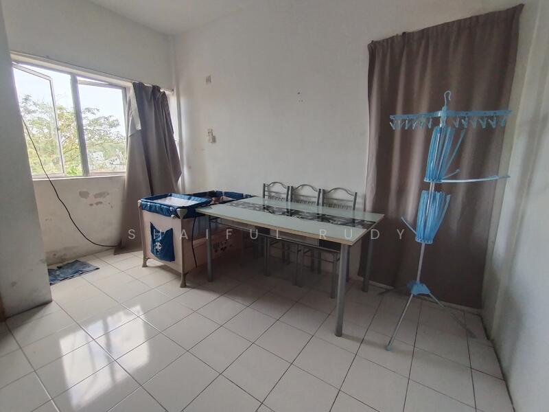 Apartment for Sale at Bandar Baru Kundang - Shaiful Rudy - Dining Room - PropertyGuru.com.my