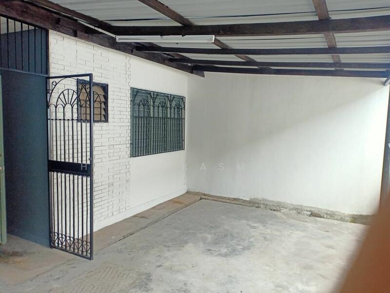 1-storey Terraced House for Sale in Kelana Jaya (Petaling Jaya) - Hanif Kasmani - Exterior - PropertyGuru.com.my