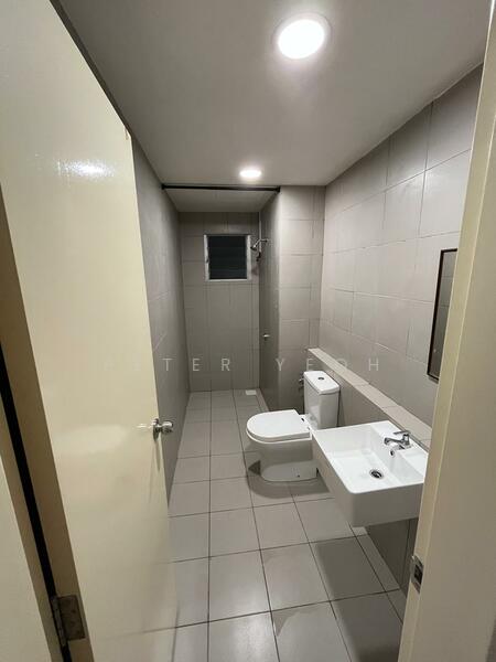 Condominium for Sale at Lakefront Homes - Peter Yeoh - Bathroom - PropertyGuru.com.my