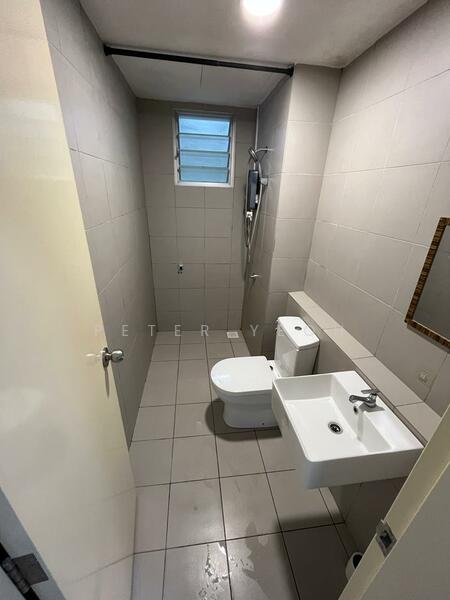 Condominium for Sale at Lakefront Homes - Peter Yeoh - Bathroom - PropertyGuru.com.my