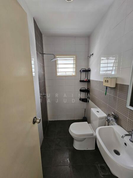 D'Kayangan untuk Untuk Dijual - RM 1,300,000, Mac 2026 - Bathroom - PropertyGuru.com.my