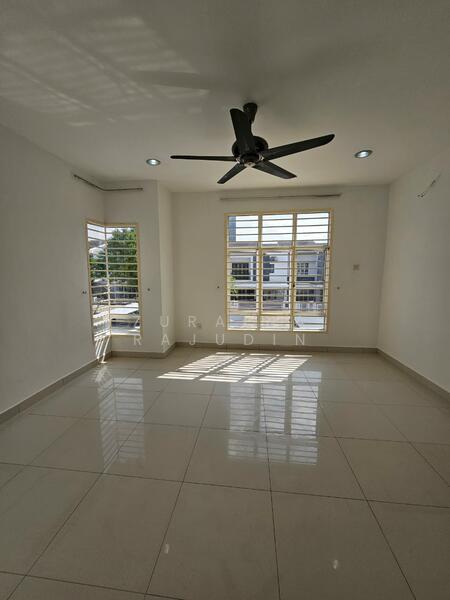 D'Kayangan untuk Untuk Dijual - RM 1,300,000, Mac 2026 - Living Room - PropertyGuru.com.my