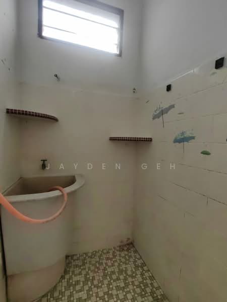 Taman Derga Jaya untuk Untuk Dijual - RM 250,000, Feb 2026 - Bathroom - PropertyGuru.com.my