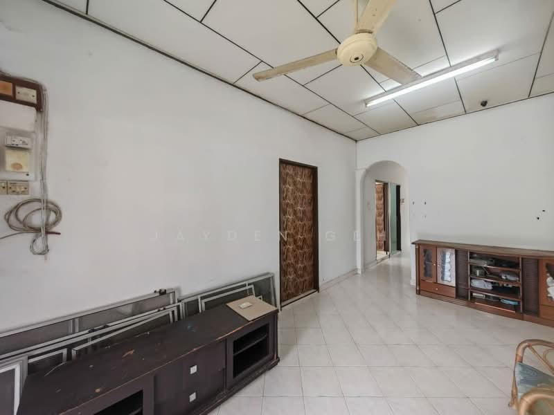 Taman Derga Jaya untuk Untuk Dijual - RM 250,000, Feb 2026 - Living Room - PropertyGuru.com.my