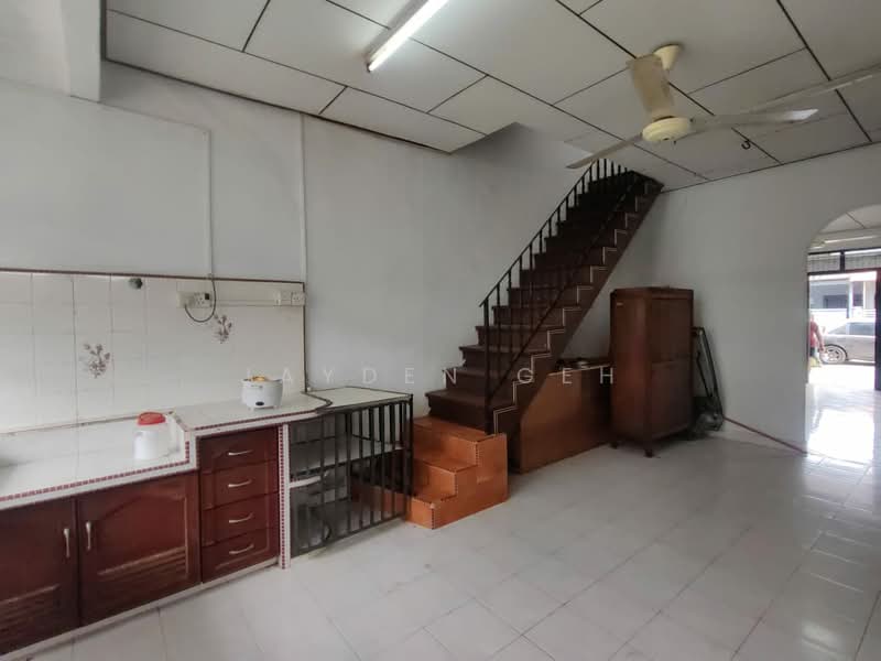 Taman Derga Jaya untuk Untuk Dijual - RM 250,000, Feb 2026 - Kitchen - PropertyGuru.com.my