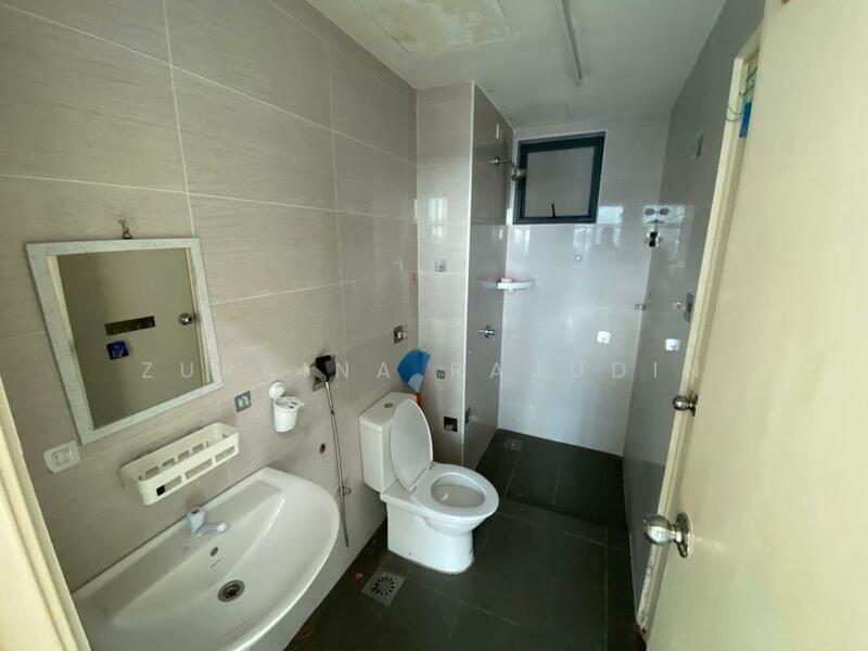 Vista Alam Serviced Apartment untuk Untuk Disewa - RM 1,400 /bulan, Mac 2026 - Bathroom - PropertyGuru.com.my