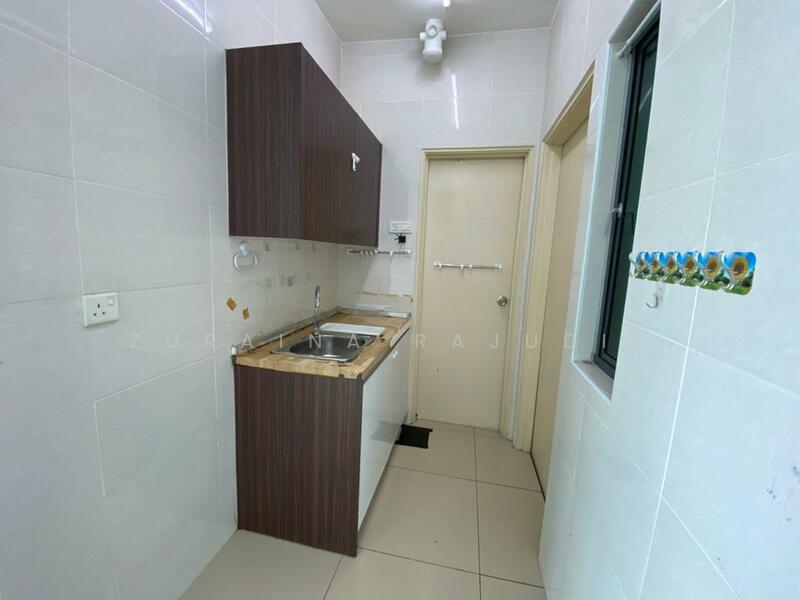 Vista Alam Serviced Apartment untuk Untuk Disewa - RM 1,400 /bulan, Mac 2026 - Kitchen - PropertyGuru.com.my